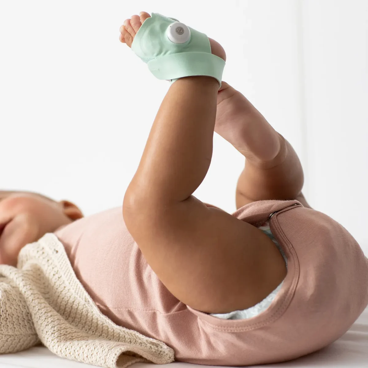 Owlet Smart Sock 3 – Șosetă inteligentă 0-18 luni (Roz prăfuit) - imagine 4
